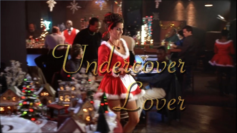2003-Jami-Gertz-in-Undercover-Christmas--screencaps-0002.jpg