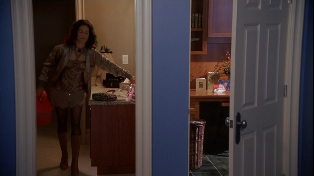 Click to view full size image
==============
2003-Jami-Gertz-in-Undercover-Christmas--screencaps-0703.jpg 2003-Jami-Gertz-in-Undercover-Christmas--screencaps-0703.jpg