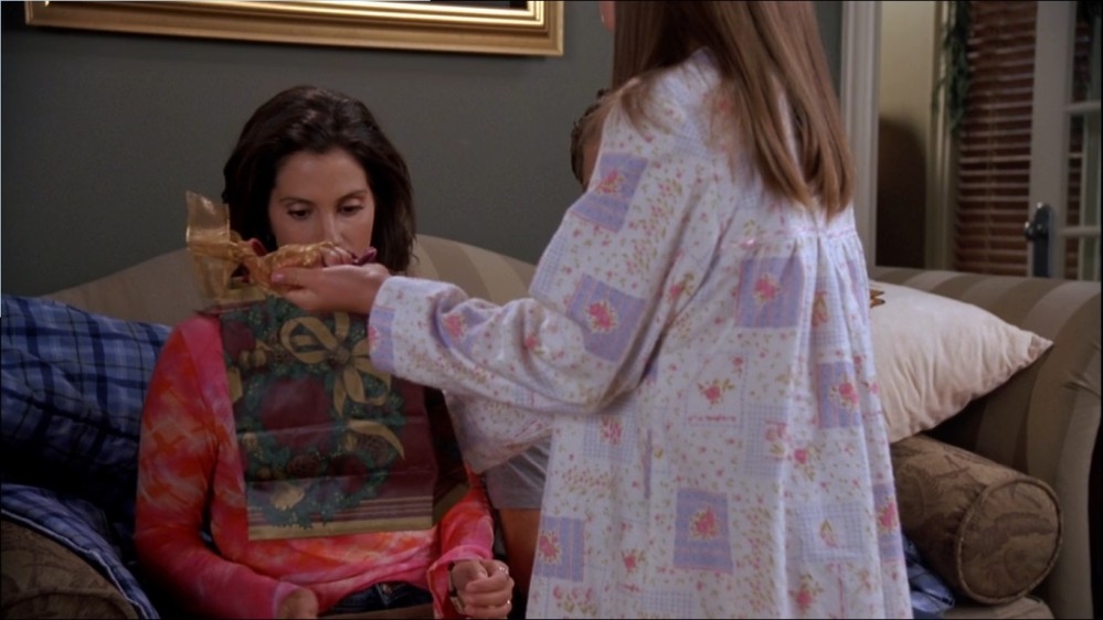 Click to view full size image
==============
2003-Jami-Gertz-in-Undercover-Christmas--screencaps-1319.jpg 2003-Jami-Gertz-in-Undercover-Christmas--screencaps-1319.jpg