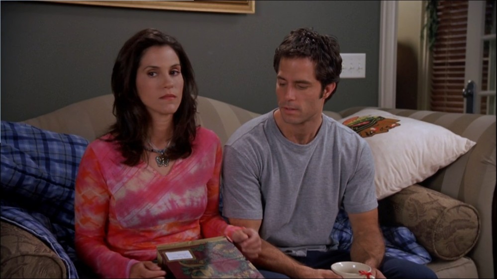 Click to view full size image
==============
2003-Jami-Gertz-in-Undercover-Christmas--screencaps-1323.jpg 2003-Jami-Gertz-in-Undercover-Christmas--screencaps-1323.jpg
