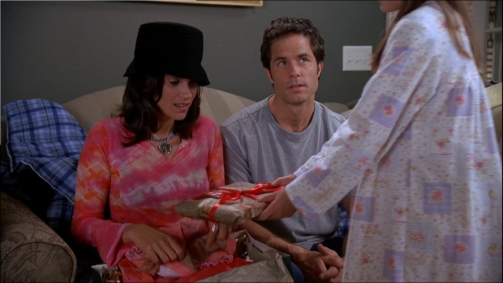Click to view full size image
==============
2003-Jami-Gertz-in-Undercover-Christmas--screencaps-1358.jpg 2003-Jami-Gertz-in-Undercover-Christmas--screencaps-1358.jpg