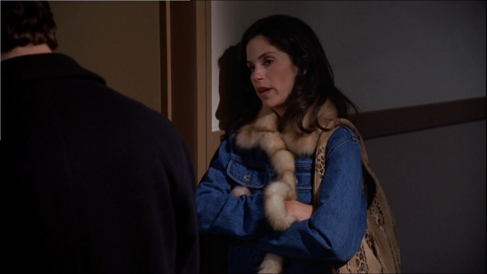Click to view full size image
==============
2003-Jami-Gertz-in-Undercover-Christmas--screencaps-1622.jpg 2003-Jami-Gertz-in-Undercover-Christmas--screencaps-1622.jpg