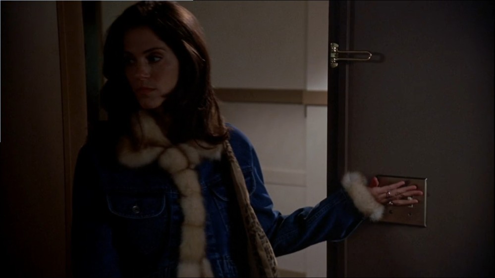 Click to view full size image
==============
2003-Jami-Gertz-in-Undercover-Christmas--screencaps-1652.jpg 2003-Jami-Gertz-in-Undercover-Christmas--screencaps-1652.jpg
