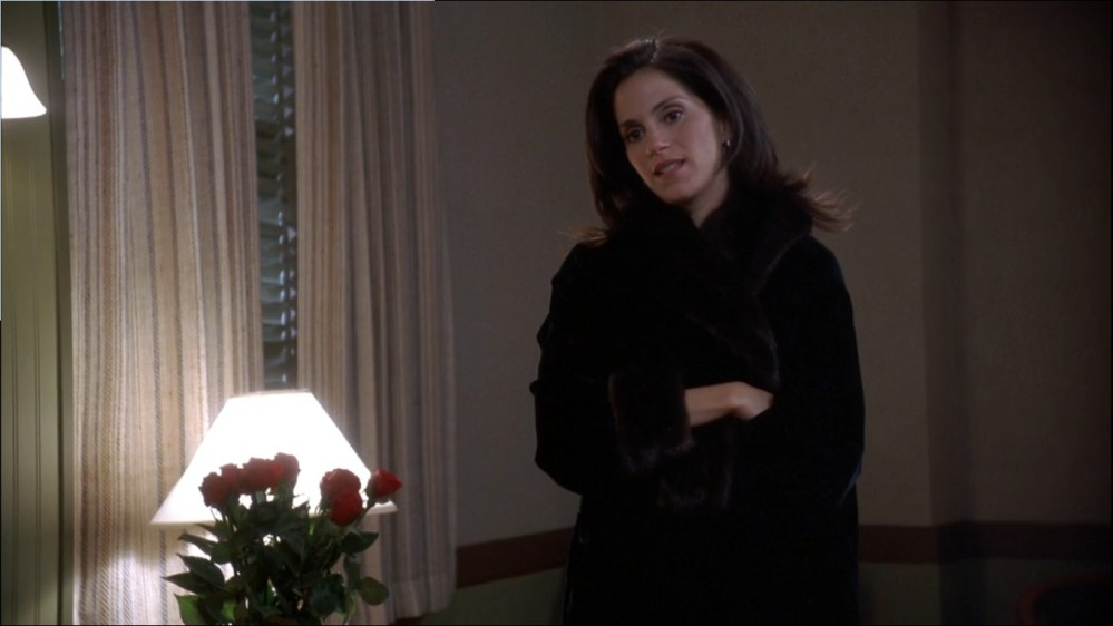 Click to view full size image
==============
2003-Jami-Gertz-in-Undercover-Christmas--screencaps-1704.jpg 2003-Jami-Gertz-in-Undercover-Christmas--screencaps-1704.jpg