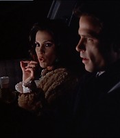 2003-Jami-Gertz-in-Undercover-Christmas--screencaps-0306.jpg