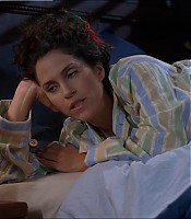 2003-Jami-Gertz-in-Undercover-Christmas--screencaps-0458.jpg