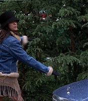 2003-Jami-Gertz-in-Undercover-Christmas--screencaps-1510.jpg